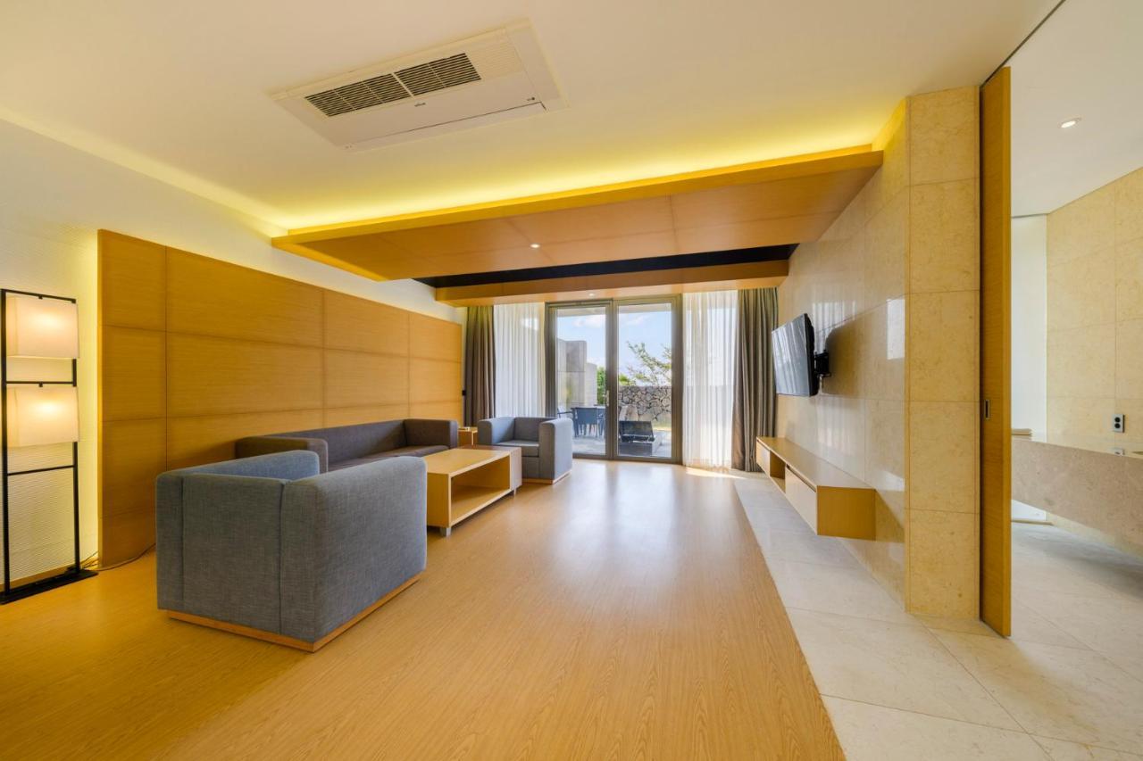 Stanford Hotel & Resort 済州市 エクステリア 写真