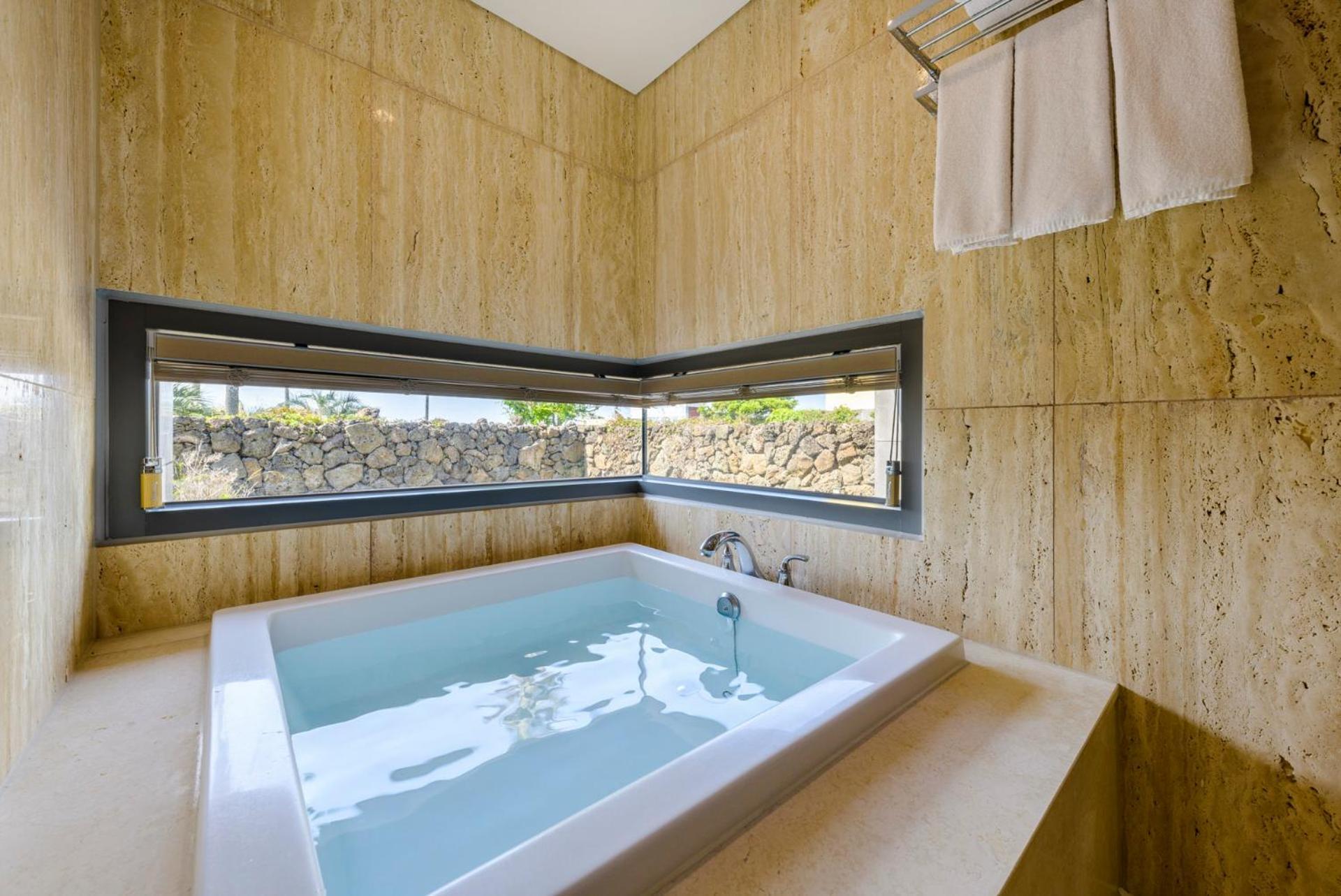 Stanford Hotel & Resort 済州市 エクステリア 写真
